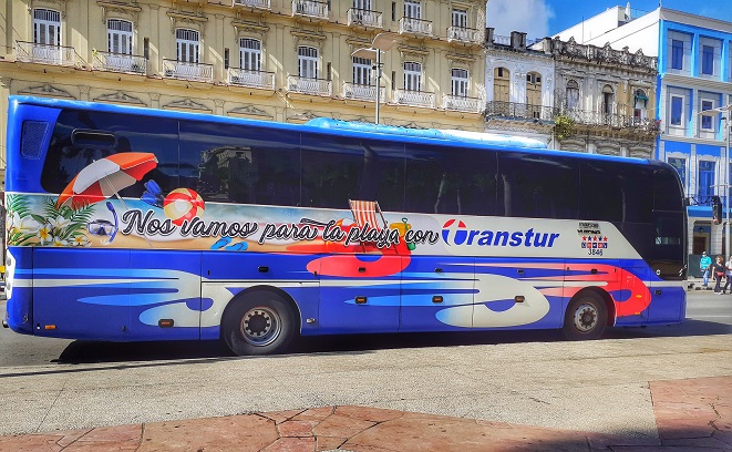 Habana Bus Tour T-3 <br> Desde el Parque Central en La Habana Vieja hacia los balnearios del Este.